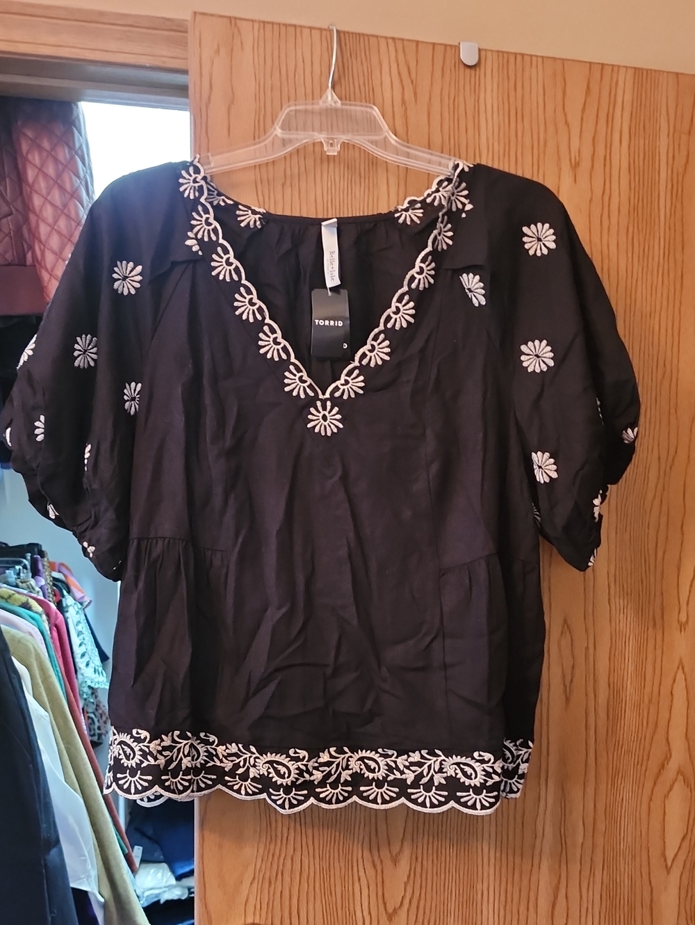 torrid Black Blouse with White Daisy Embroidery